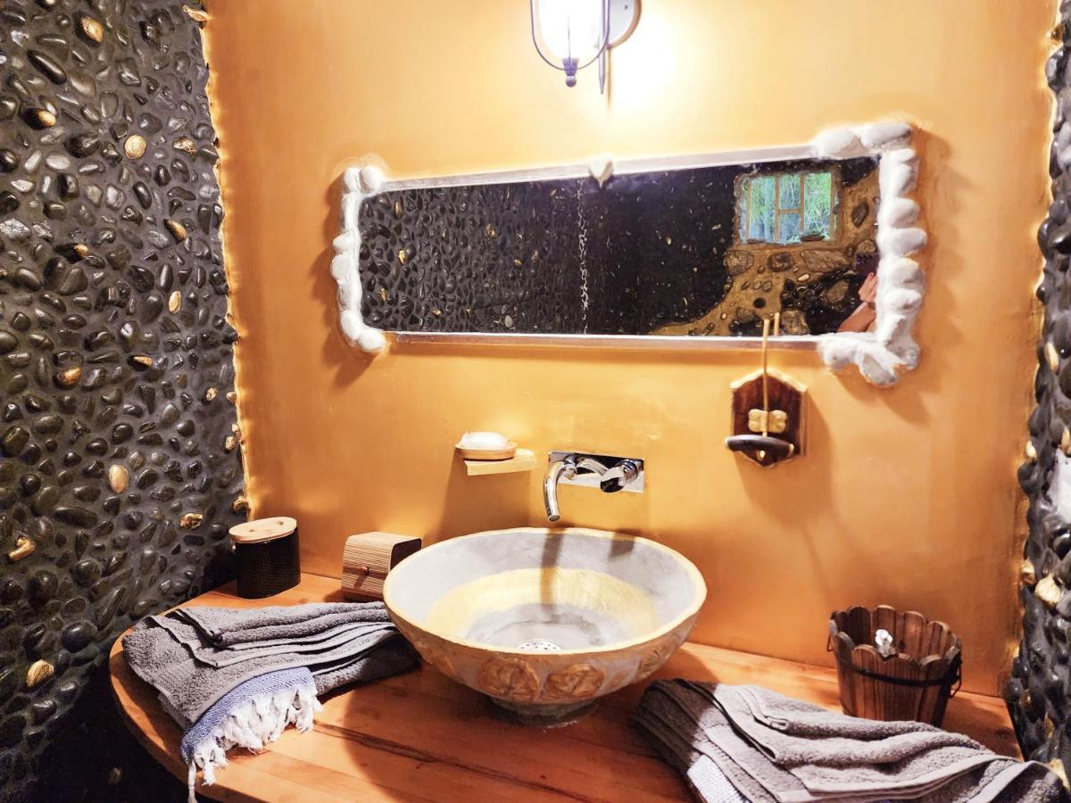 Perle Stone Studio- Bed And Breakfast Bahía de Simpson Exterior foto